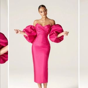 Worn once for birthday party.